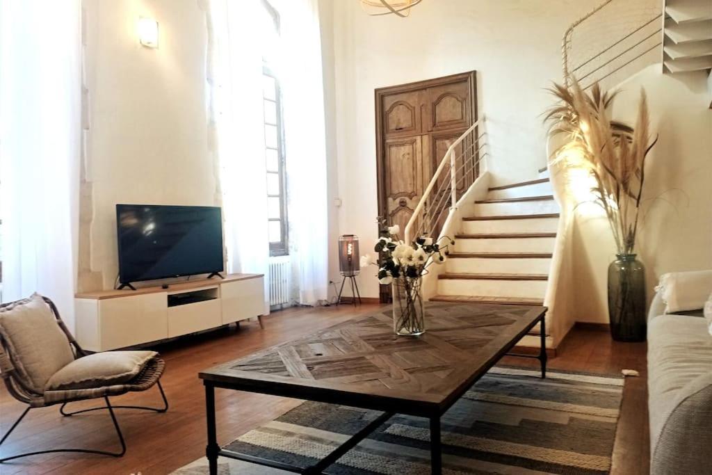 Grand Duplex Lumineux-hyper Centre Apartment *